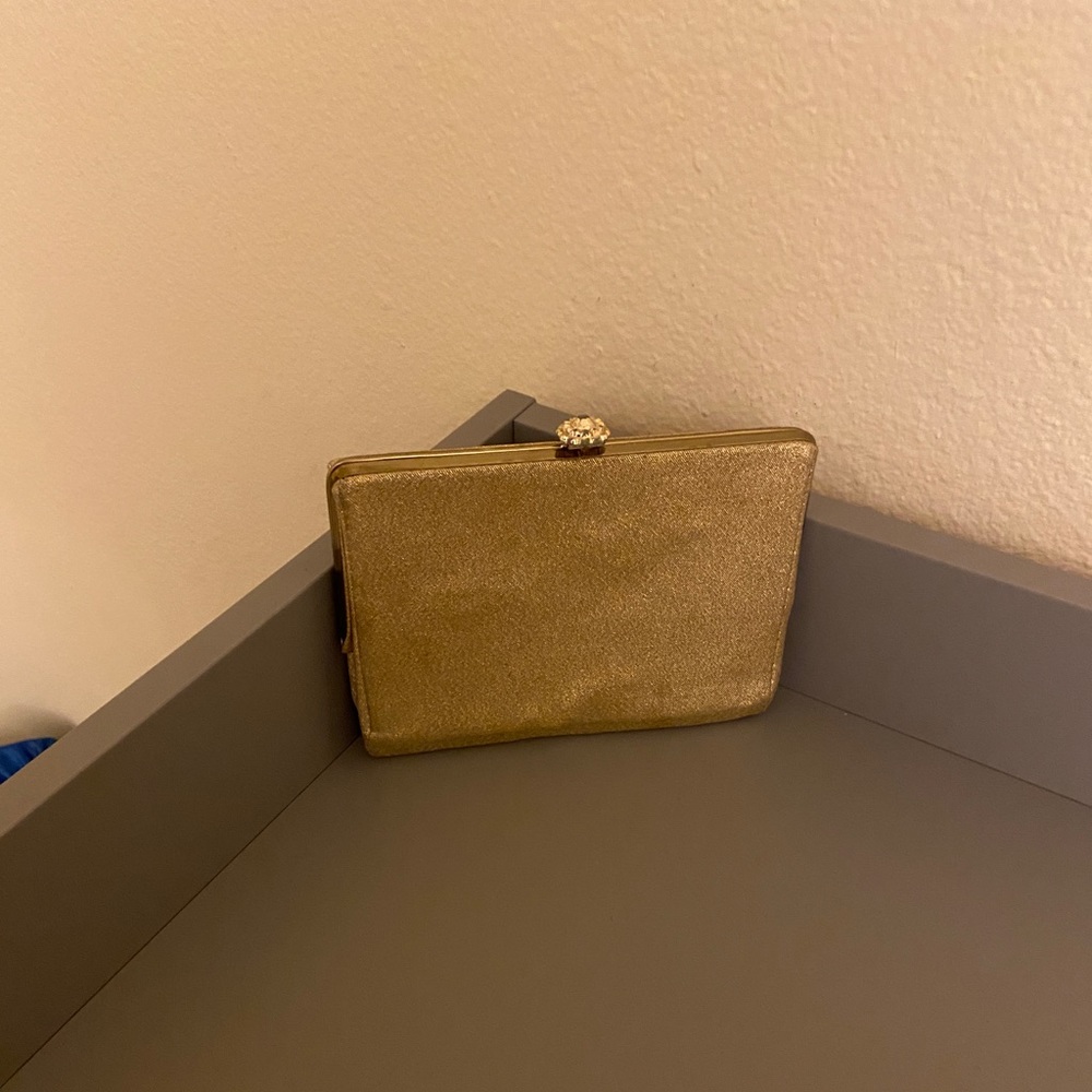 Vintage Gold Clutch 👛